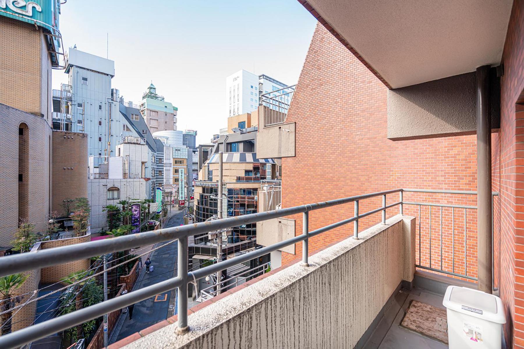 新宿歌舞伎町東新宿站3分钟，徒步伊势丹4分钟免费wi-Fi！ 東京都 エクステリア 写真